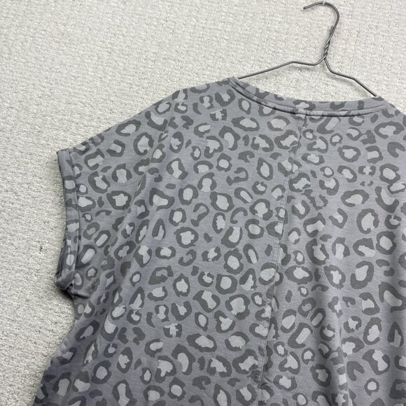 Tuff Athletics Women's XXL Grey Workout Tee Leopard Camo AOP Short Sleeve - Picture 13 of 14